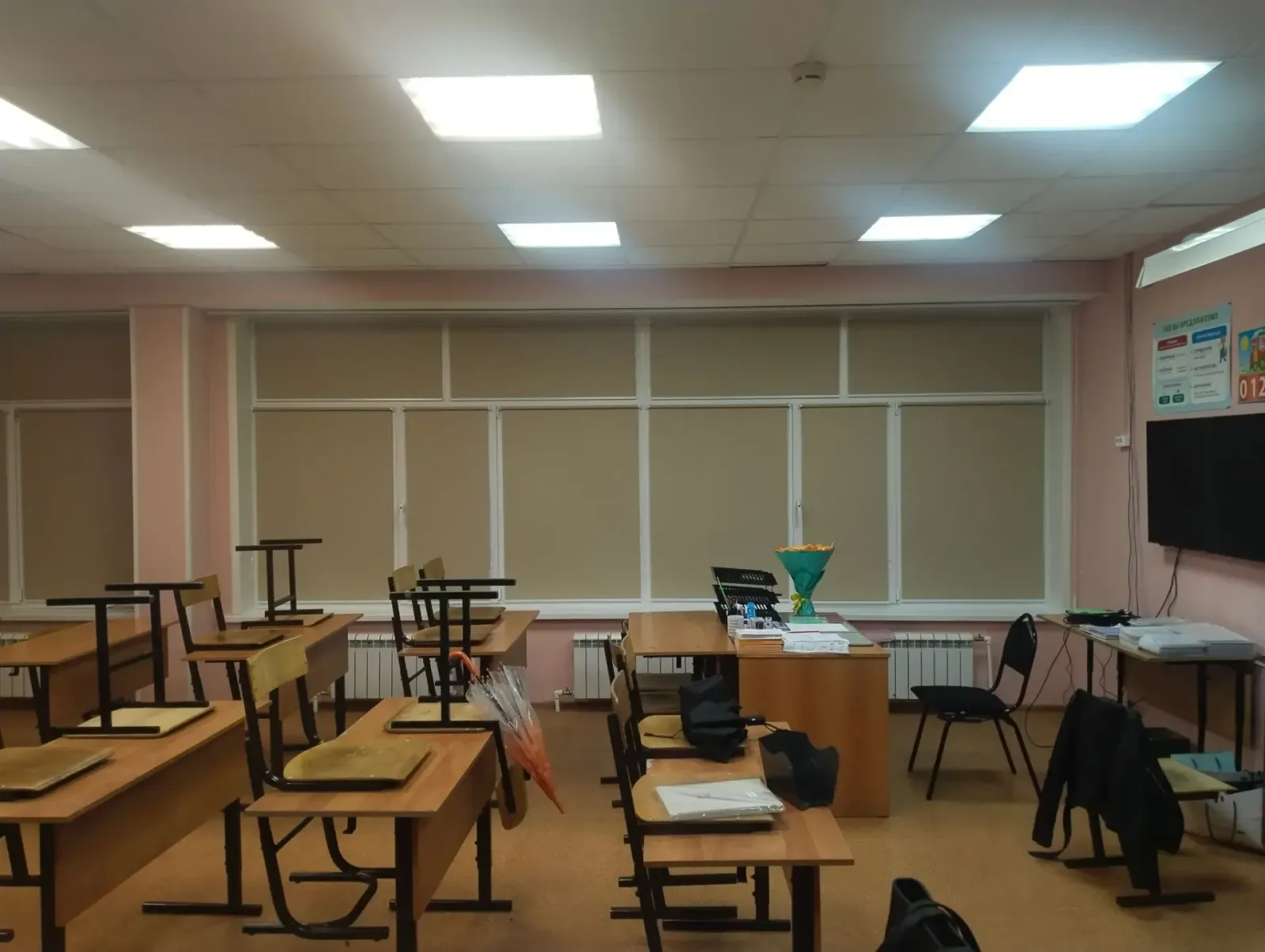 Светлые рулонные шторы