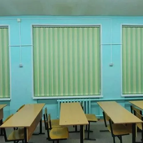 Зелёные вертикальные жалюзи